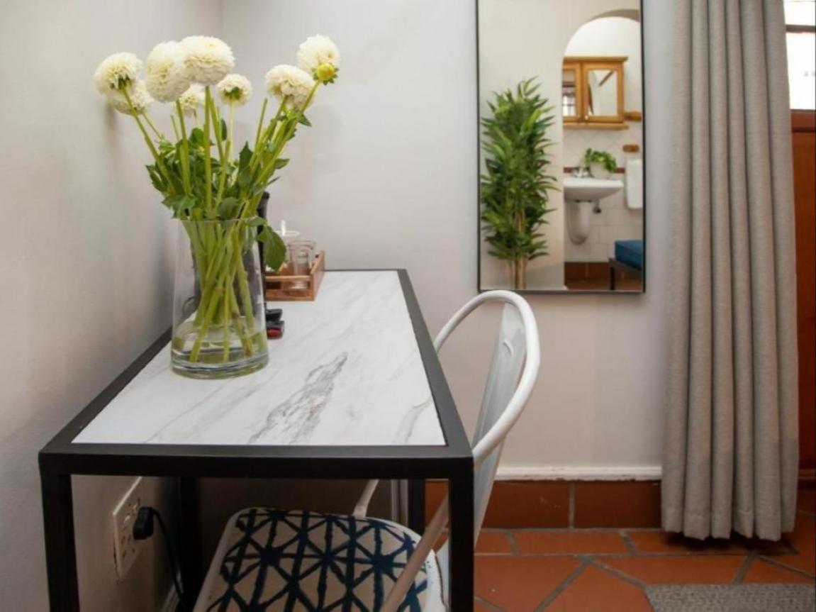 Loddey'S Guest House - By Beach Collection Strand Room photo