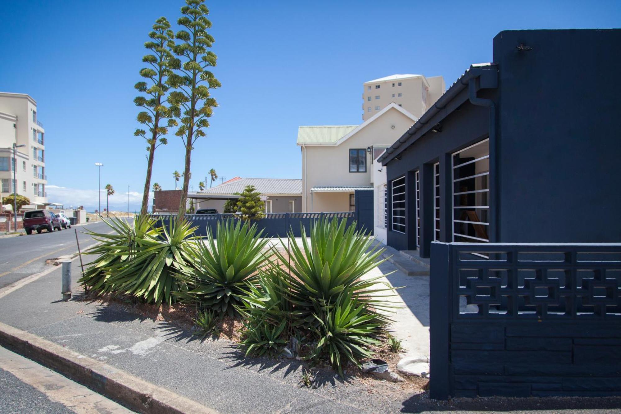 Loddey'S Guest House - By Beach Collection Strand Exterior photo